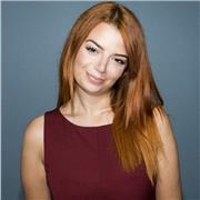 Simpatica e paziente laureata in lingue impartisce lezioni